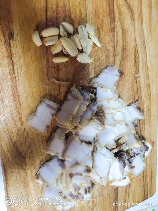 五花肉炒包包菜的做法步骤：1