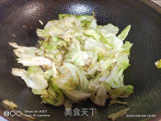 五花肉炒包包菜的做法步骤：5