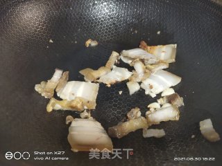 蒜香五花肉炒扁豆的做法步骤：3