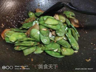 蒜香五花肉炒扁豆的做法步骤：8