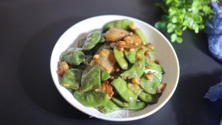 蒜香五花肉炒扁豆的做法步骤：9