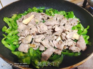 青椒炒牛肉的做法步骤：5