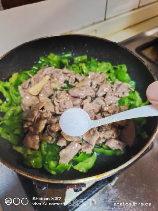 青椒炒牛肉的做法步骤：6