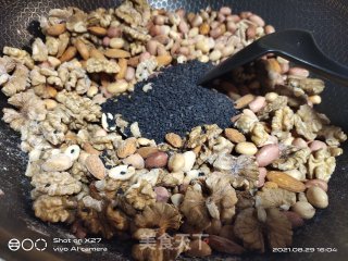 五仁月饼的做法步骤：3