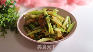 五花肉炒芹菜的做法步骤：8