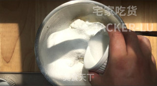 泡泡小薯球，外壳金黄酥脆，内里软糯，一口一个，孩子超爱吃。的做法步骤：6