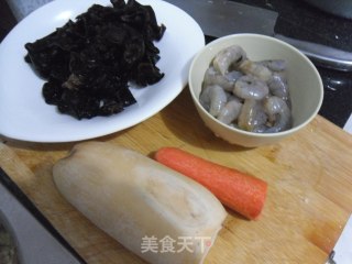 莲藕木耳炒虾仁的做法步骤：1