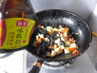 莲藕木耳炒虾仁的做法步骤：11