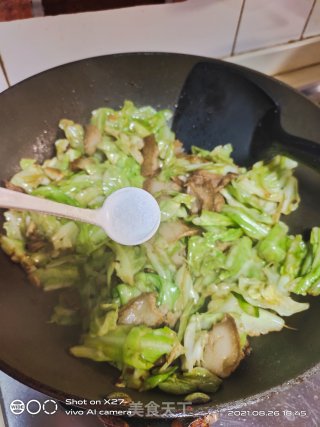 肉片炒包包菜的做法步骤：6