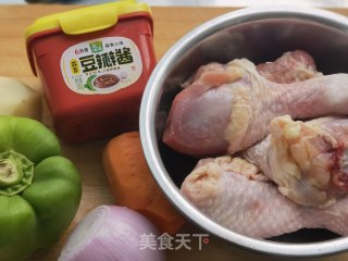 黄焖鸡的做法步骤：1