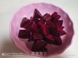 酸奶火龙果拌燕麦的做法步骤：2