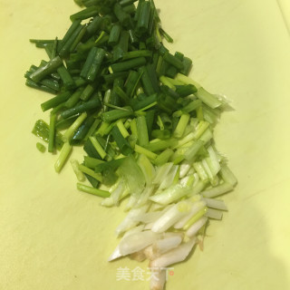 鸡蛋香煎虾仁的做法步骤：2