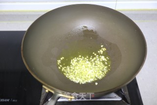 芽菜炒苦瓜的做法步骤：3