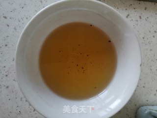酸菜冻豆腐砂锅的做法步骤：2