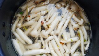 菌菇虾滑汤的做法步骤：8