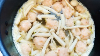 菌菇虾滑汤的做法步骤：9