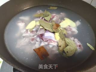 豆豉嫩姜烧鸡肉的做法步骤：3