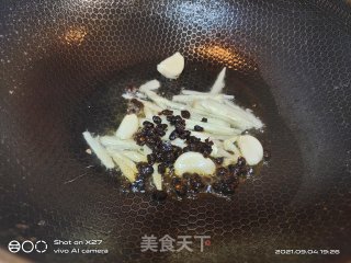 豆豉炒嫩白菜的做法步骤：2