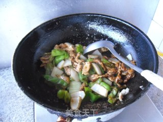 尖辣椒炒洋葱的做法步骤：11