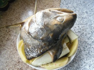 煎蒸咸鱼头的做法步骤：8