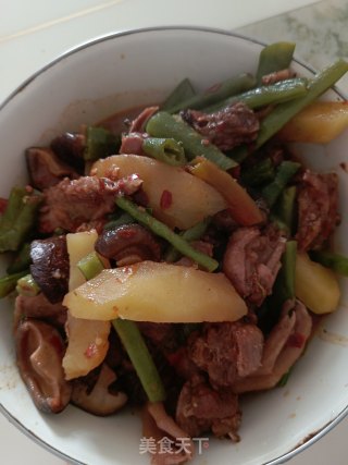 香菇青椒鸭的做法步骤：7
