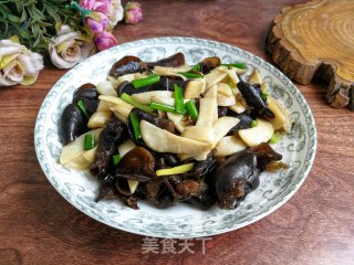 黑木耳炒杏鲍菇的做法步骤：6