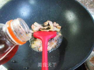 五花肉煎鸡蛋炒茭白的做法步骤：7