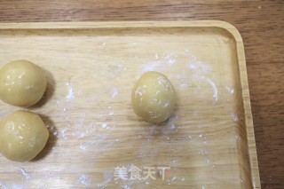 黑芝麻酱豆沙月饼的做法步骤：13