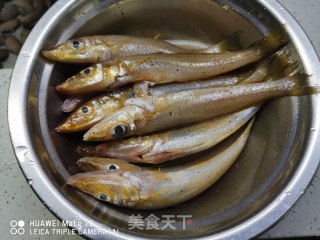 香煎沙丁鱼的做法步骤：1