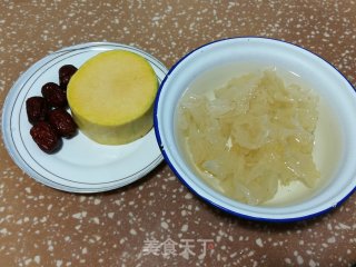 南瓜红枣银耳羹的做法步骤：1