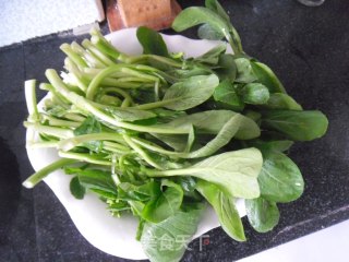 姜丝菜心的做法步骤：1