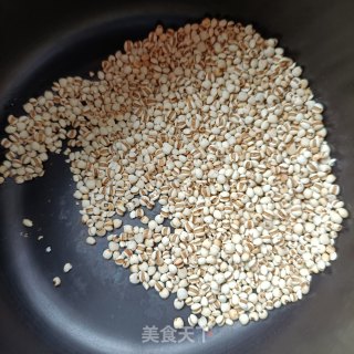 子姜薏米鹌鹑汤的做法步骤：2