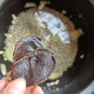 子姜薏米鹌鹑汤的做法步骤：5