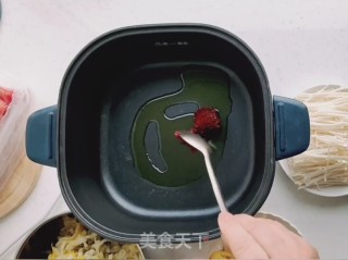 酸菜肥牛粉丝煲的做法步骤：2