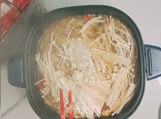 酸菜肥牛粉丝煲的做法步骤：7