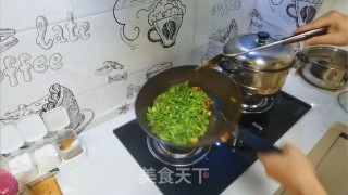 青椒扁豆丝的做法步骤：7