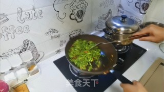 青椒扁豆丝的做法步骤：9