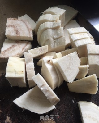 粉葛鲮鱼汤的做法步骤：1