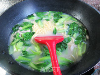 五花肉菜芯玉米面条的做法步骤：9
