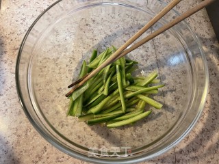 凉拌盐焗鸡胗的做法步骤：3