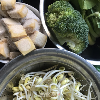 香辣鸡块炖时蔬的做法步骤：2