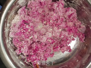 火龙果肉包的做法步骤：2