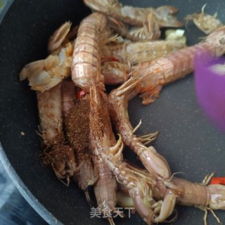 椒盐皮皮虾的做法步骤：9