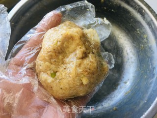 酸辣肉丸汤的做法步骤：1