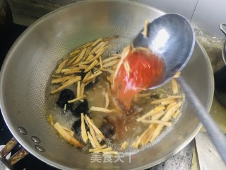 酸辣肉丸汤的做法步骤：6