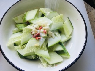 炝拌旱黄瓜的做法步骤：3