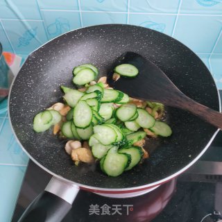 鸡胸肉炒黄瓜片的做法步骤：11