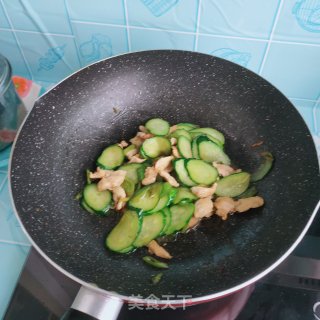 鸡胸肉炒黄瓜片的做法步骤：14