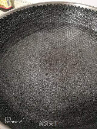 虫草花排骨汤面的做法步骤：2