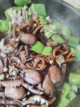 辣炒八爪鱼的做法步骤：2